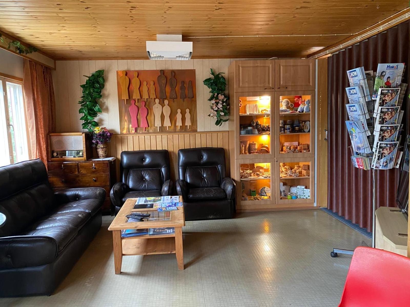 Jaemsaen Gasthaus Eksteriør billede