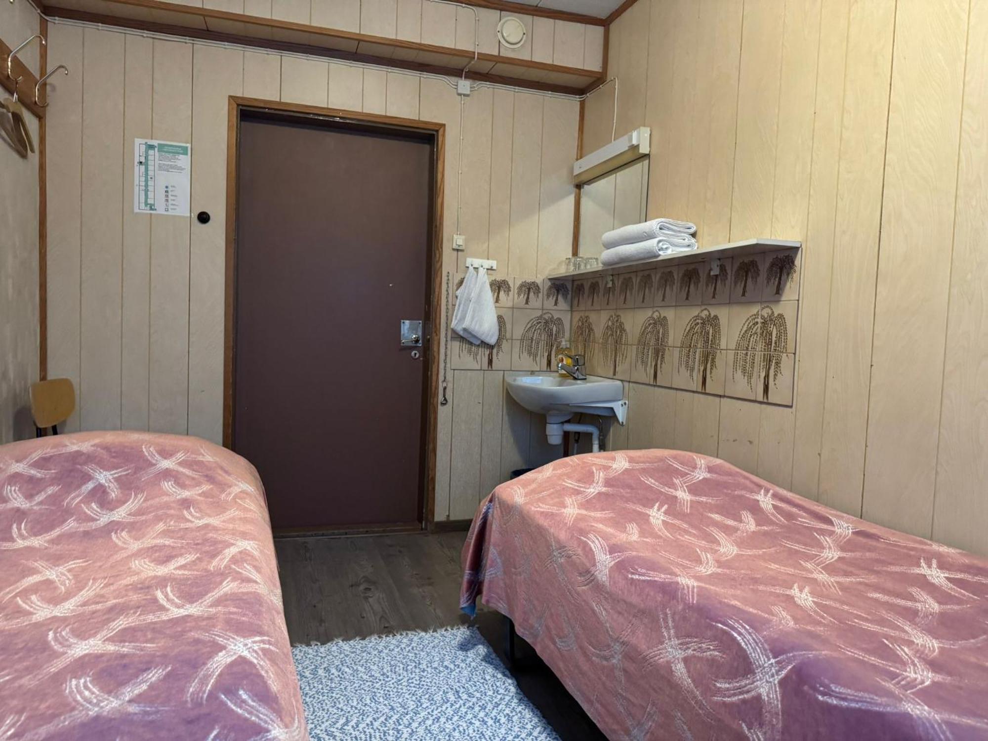 Jaemsaen Gasthaus Eksteriør billede