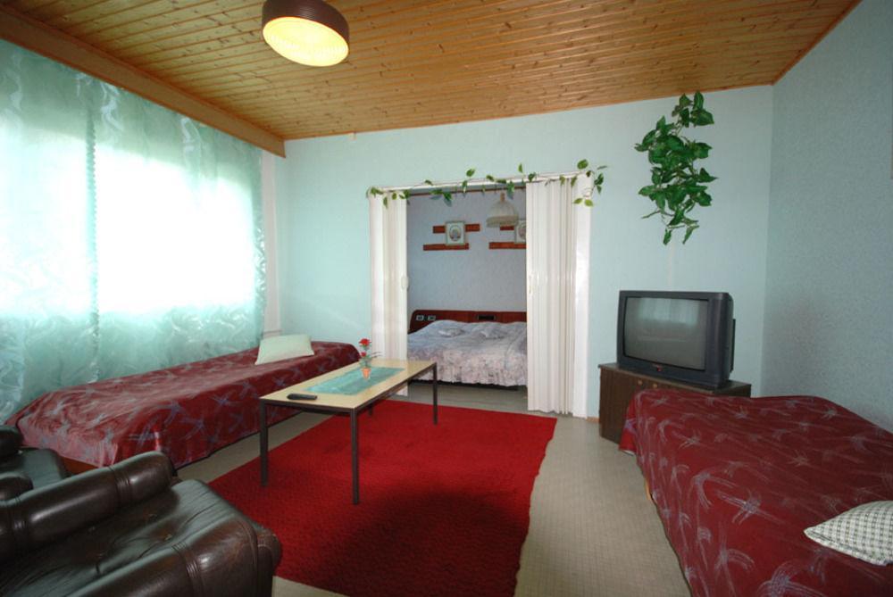 Jaemsaen Gasthaus Eksteriør billede